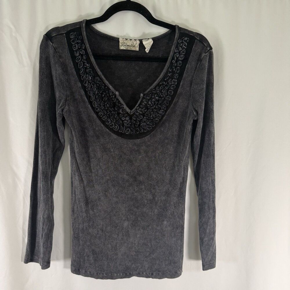 Gimmicks by BKE Top Women's Large Grey Black Ribbed Sheer Mesh Textured Round Ne